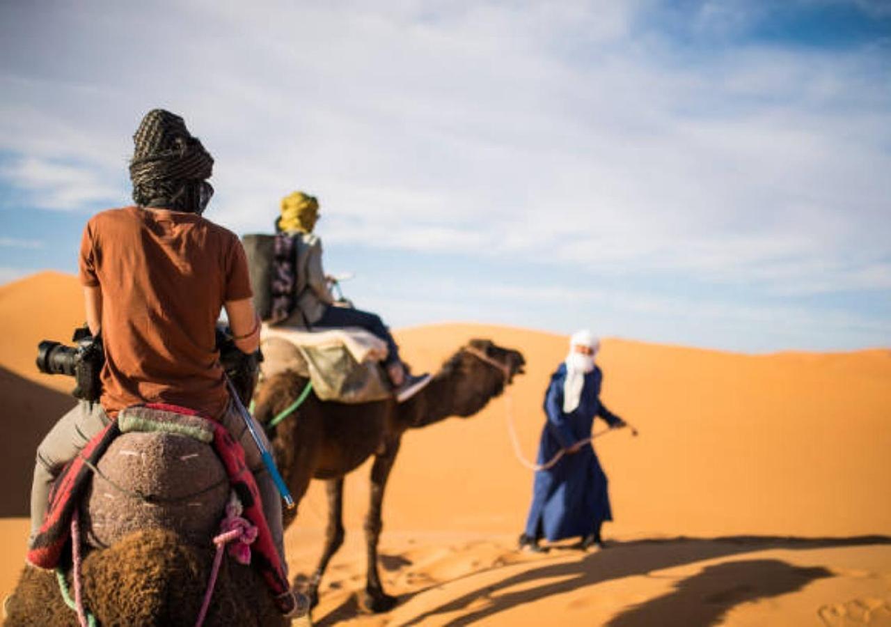 Desert Glamping Experience 梅尔祖卡 外观 照片