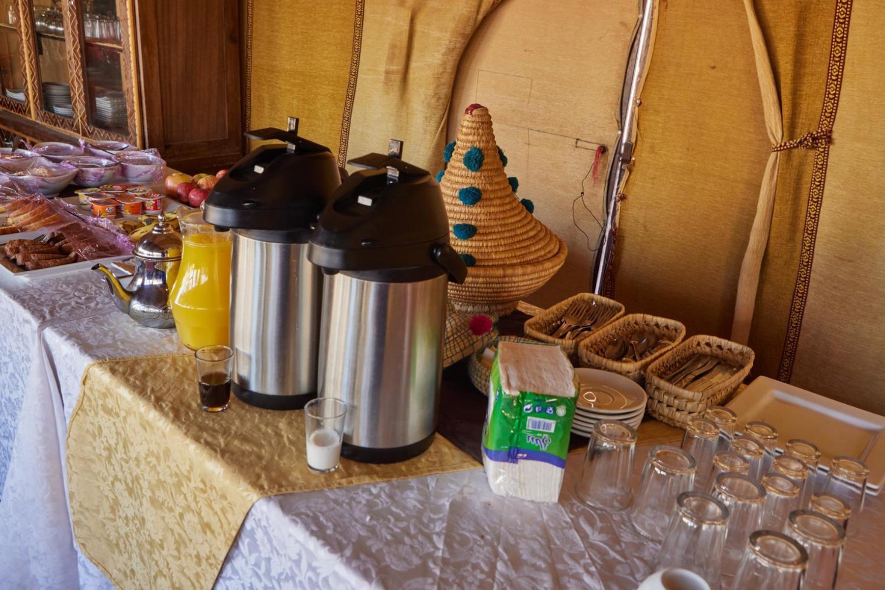 Desert Glamping Experience 梅尔祖卡 外观 照片